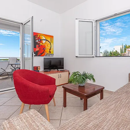 Amazing In Apartment Primosten